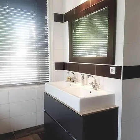 Apartment Unique B&b, In The Historic Centre Of Edam